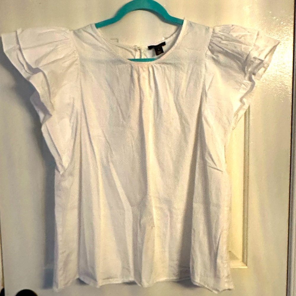 Women’s XL white blouse, stunning short sleeves. Never worn.